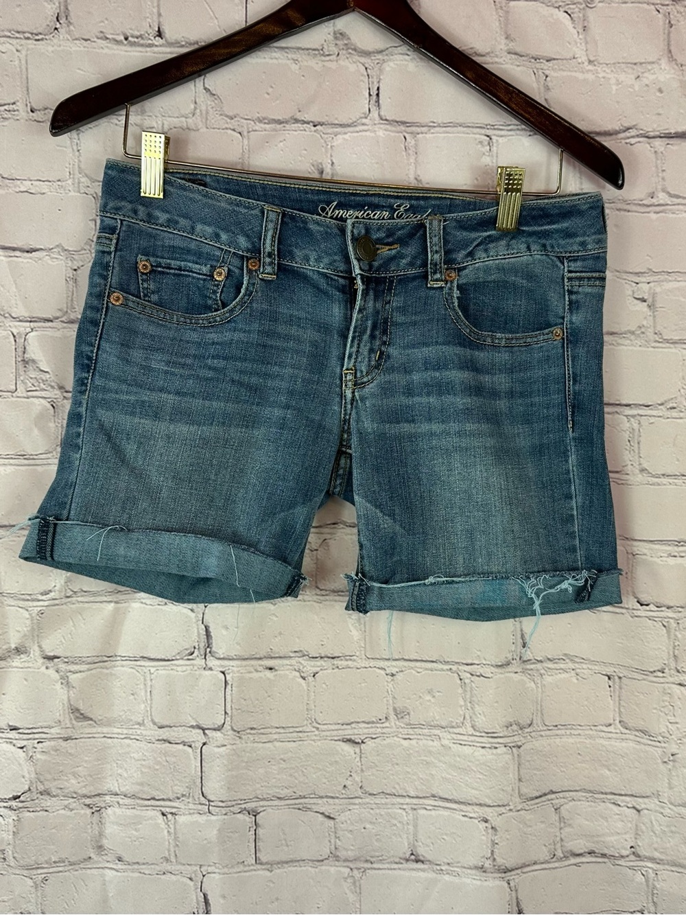 American Eagle Outfitters Women’s Medium Blue Rolled-Hem Denim Shorts